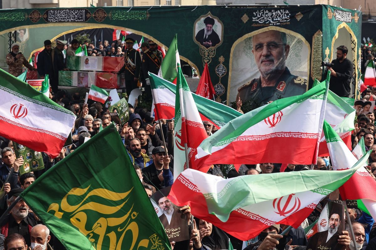 "Khasteh Naboshi": Diplomasi Empati dan Spiritualitas Perjuangan Bangsa Iran