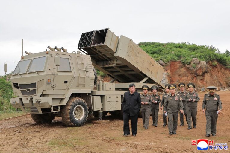Eskalasi Teknologi Militer: Kim Jong Un Pimpin Uji Coba Rudal Berpandu AI, Militer Korea Selatan Perketat Status Siaga